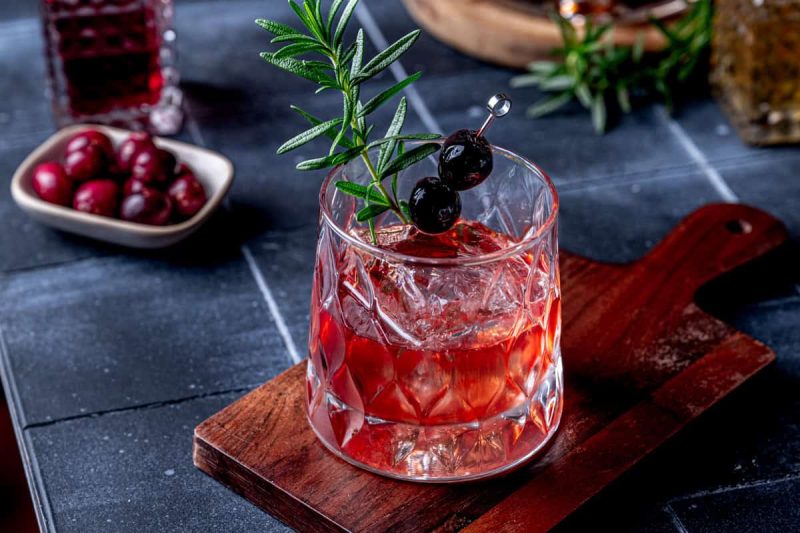 Cranberry Old Fashioned: The Ultimate Fall Cocktail You’ll Want to Sip All Season