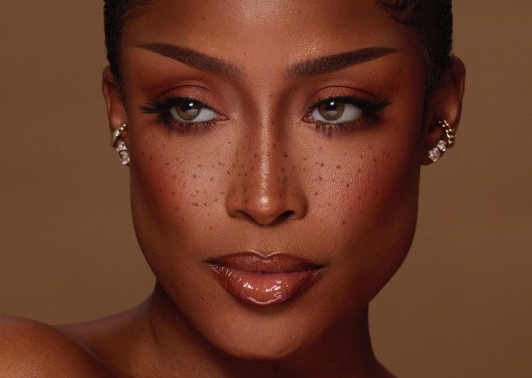 Why Keenyah Hill Is the Top Pose Coach in the Industry
